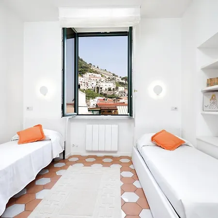 Apartment Centre Flats