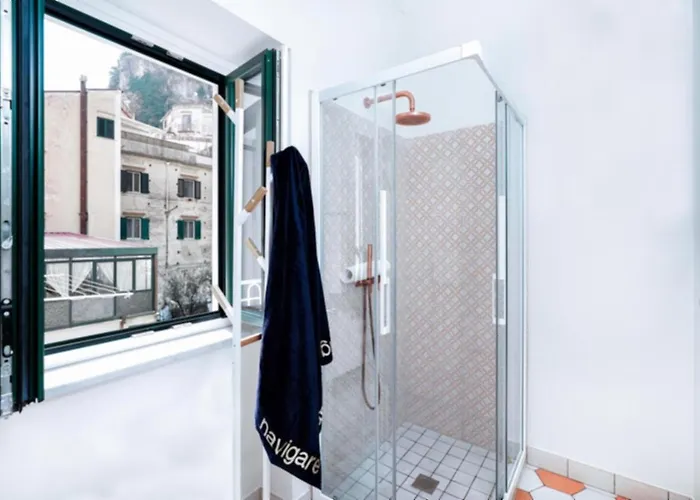 Centre Flats شقة *