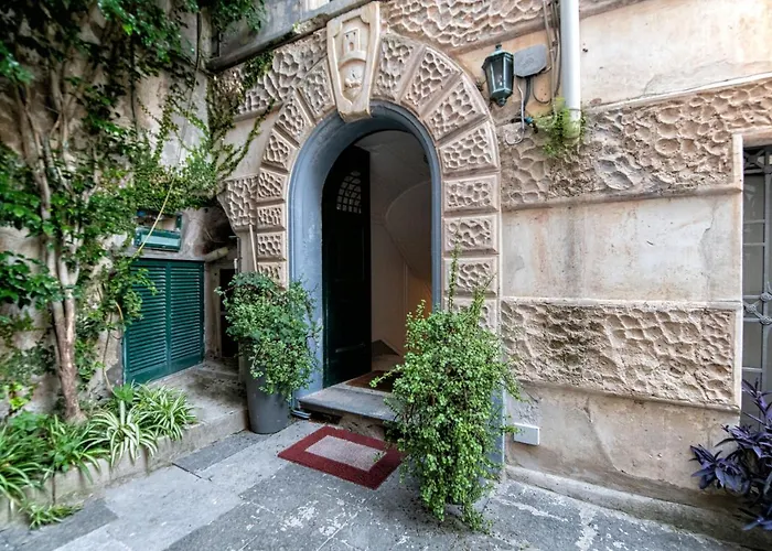 Centre Flats شقة *