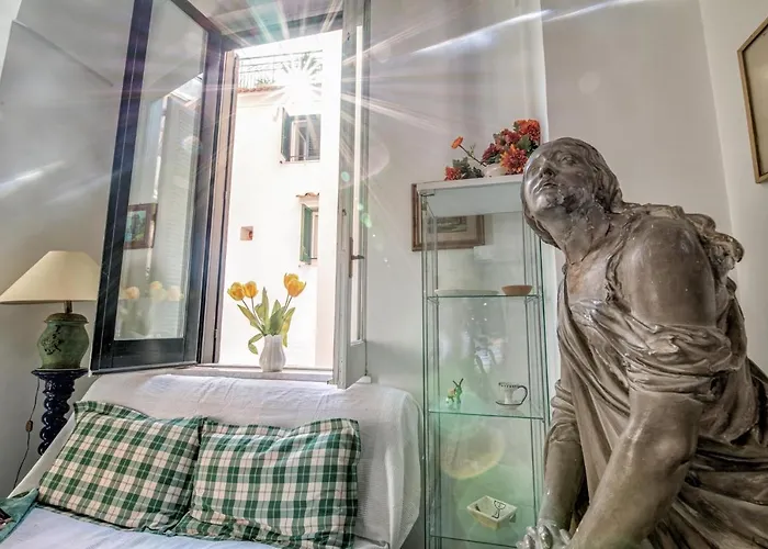 Centre Flats شقة *