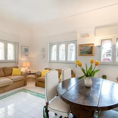 Centre Flats شقة أمالفي